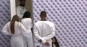 BBB: participantes encontram fezes na parede do banheiro do Quarto Branco