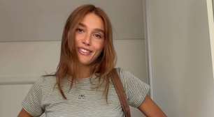 Sasha prova ar fashion do minimalismo com camiseta de R$ 390