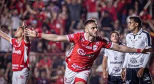 Ex-Vila Nova, Gabriel Poveda brilha em derrota de 'queridinho' do Brasil, Mirassol