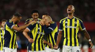 Jogadores do Fenerbahçe são condenados a prisão por agressão em clássico turco