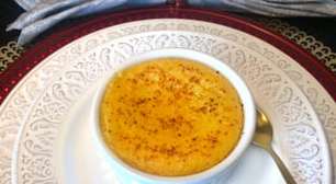 Creme brulée de abacaxi: uma versão deliciosa e refrescante