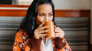 Nem água com limão, nem chá verde: esta é a bebida eleita a melhor do mundo para limpar a gordura no fígado