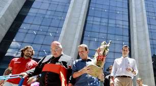 Imagem peregrina de São Sebastião visita sede da Prefeitura do Rio na Cidade Nova