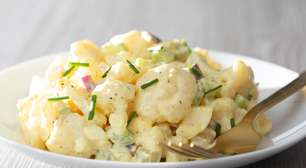 A receita fácil e tradicional que não pode faltar no almoço de domingo: salada de batata com maionese caseira