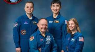 Tripulação da NASA retorna à Terra após pouso antecipado por motivos médicos