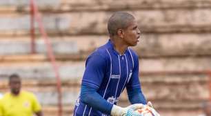 Goleiro usou luto pela morte do pai por torcida rival como 'combustível' e virou destaque na Copinha: 'Todo dia trabalho por ele'