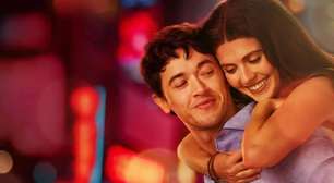 Adaptação literária acompanha amizade, viagens e mudanças ao longo dos anos