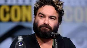 Johnny Galecki relembra quando ficou sem trabalho como ator e começou a estudar para ser encanador