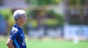 Luis Castro muda planejamento no Grêmio e amplia rodízio antes do Gre-Nal