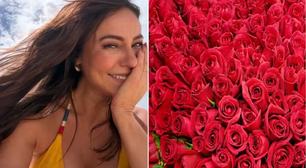 Quem mandou? Paolla Oliveira recebe caminhão com rosas vermelhas