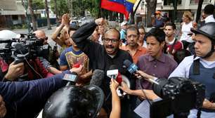 Jornalistas libertados na Venezuela estão proibidos de falar