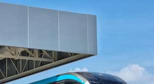 Aeromóvel de Guarulhos para no meio do trajeto e passageiros desembarcam sobre trilhos; veja vídeo