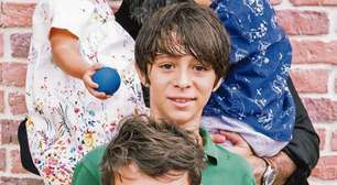 Juliano Cazarré relata os desafios de criar seis filhos