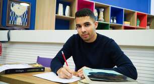 Estudante tira nota 1.000 na redação do Enem 2025 após 4 tentativas: 'Não conseguia acreditar'