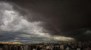 Chuvas deixam toda a cidade de SP em estado de atenção; Defesa Civil emite alerta extremo