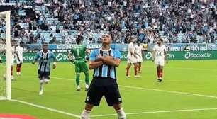 Grêmio atropela o São Luiz com hat-trick de Carlos Vinícius