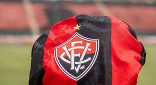 Vitória anuncia renovação de contrato com atacante para 2026