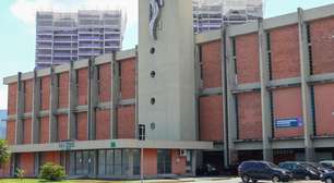 Reformas no teto do Hugão são iniciadas após suspensão de jogo do NBB por conta de goteiras