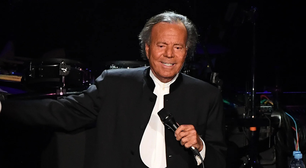 Julio Iglesias quebra o silêncio e nega abuso sexual contra funcionárias: 'Nunca vivenciei tanta maldade'