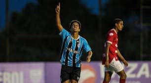 Grêmio avança às quartas com goleada e mantém sonho do título inédito da Copinha