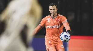 Léo Jardim culpa falta de entrosamento em tropeço do Vasco