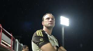 Bruno Pivetti analisa partida e relata sobre expulsão de Carbone: "ele ficou muito triste"