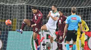 Roma derrota Torino e cola nos líderes da tabela da Série A