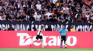 Meia do Corinthians destaca fase iluminada e fala sobre possível saída