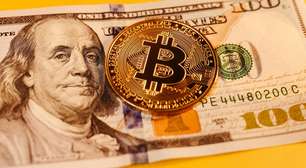 Bitcoin tem leve queda e liquida 250 mil traders