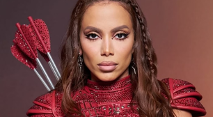 Anitta conta por que deixou de usar figurinos verdes em Brasília