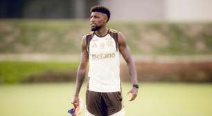 Emerson Royal pode reforçar o Flamengo contra o Vasco