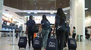Azul homenageia alunos campeões da Olimpíada Carioca de Matemática em voo para Orlando