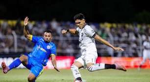 Com um a menos, Botafogo perde forças e cai para o Sampaio