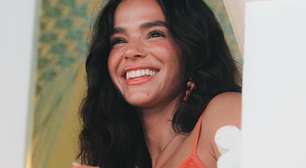 Em Salvador, Bruna Marquezine usa vestido de R$ 1,6 mil na Timbalada