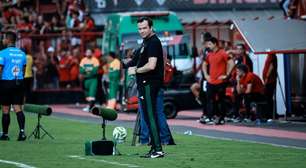 Técnico do Goiás, Daniel Paulista fica revoltado com situações de jogo e dispara: "Difícil falar"