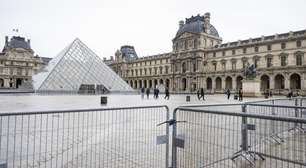 Museu do Louvre está fechado nesta segunda; imagens revelam roubo das joias da Coroa