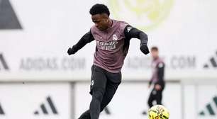 Vini Jr recebe respaldo de Arbeloa após sugerir multas por atrasos