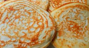 Bolinho salgado de frigideira maravilhoso, fofinho e com um sabor incrível para um lanche rápido