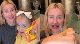 Coragem de sobra! Vicky Justus encara grilo assado e diverte Ana Paula Siebert