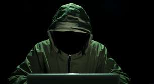 Com golpes online e até invasão de casas, ladrões de criptomoedas roubam US$ 700 milhões em explosão de roubos