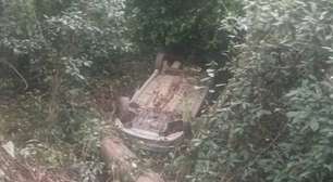 Motorista perde controle em estrada em Mairinque e cai em ribanceira