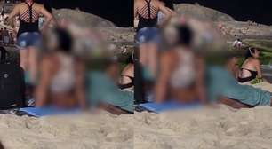 Polícia Militar aborda casal por suspeita de ato sexual em praia cheia no Arpoador