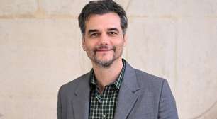 Wagner Moura vê desfile masculino da Dior que traz leve ar feminino