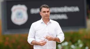 Flávio Bolsonaro vai a Israel por apoio da direita internacional e adia escolha de equipe eleitoral