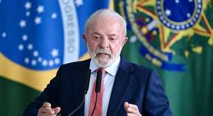 Lula assina MP com reajuste de 5,4% no piso salarial dos professores