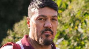 Belo usa peruca na novela 'Três Graças'? Ao lado de Viviane Araújo, cabelo volumoso e em cor diferente chama atenção e faz público desconfiar: 'Nunca pensei ver isso'