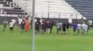 Ex-Flamengo e Corinthians é agredido por torcedores