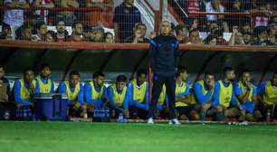 Luís Castro despista sobre Gre-Nal após vitória em Bagé: "Todos estão em condições de jogar"