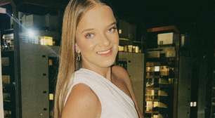 Rafa Justus volta ao Brasil com tricô de ursinho de R$ 5 mil