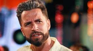 Cantor Latino expõe drama familiar e revela internação em clínica de reabilitação